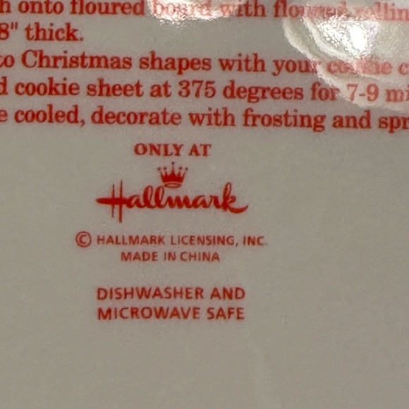 Hallmark Mrs Claus Sugar Cookie Recipe 10 inch Embossed Ceramic Cookie Plate - Picture 3 of 4